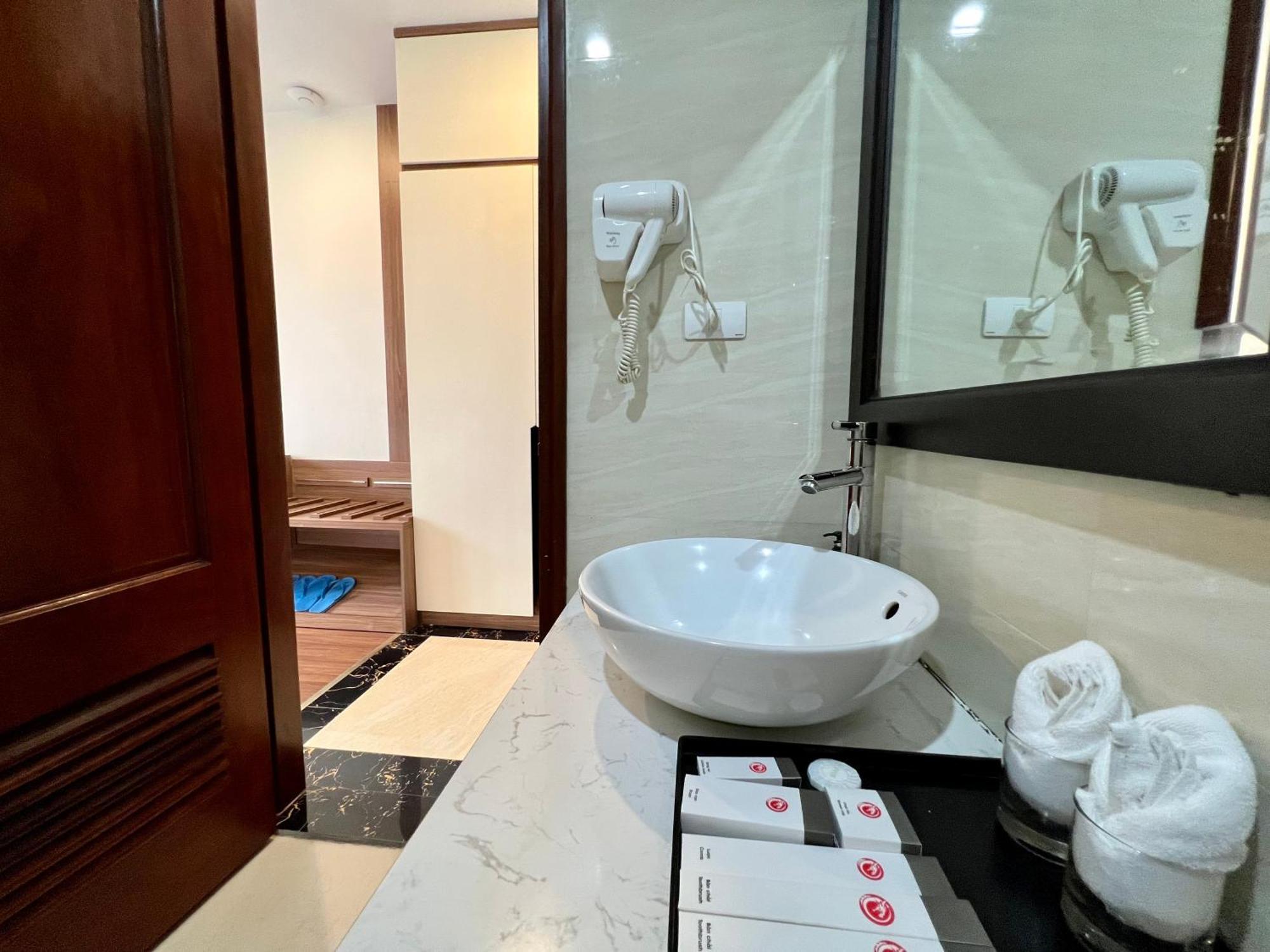Paragon House And Residence Hanoi Exteriör bild